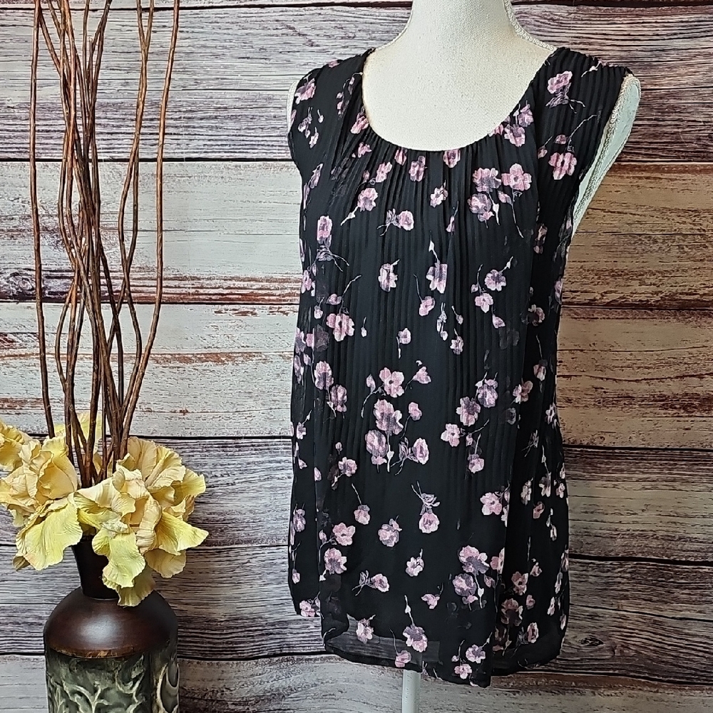 PLEIONE BLACK LINED FLORAL SHEER SLEEVELESS PULLOVER BLOUSE